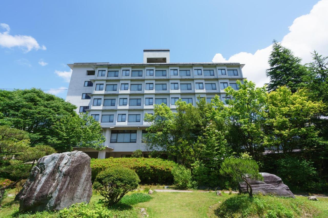 Hotel Hoho "A Hotel Overlooking The Echigo Plain And The Yahiko Mountain Range" Formerly Hotel Oohashi Yakata-No-Yu Niigata Exterior photo