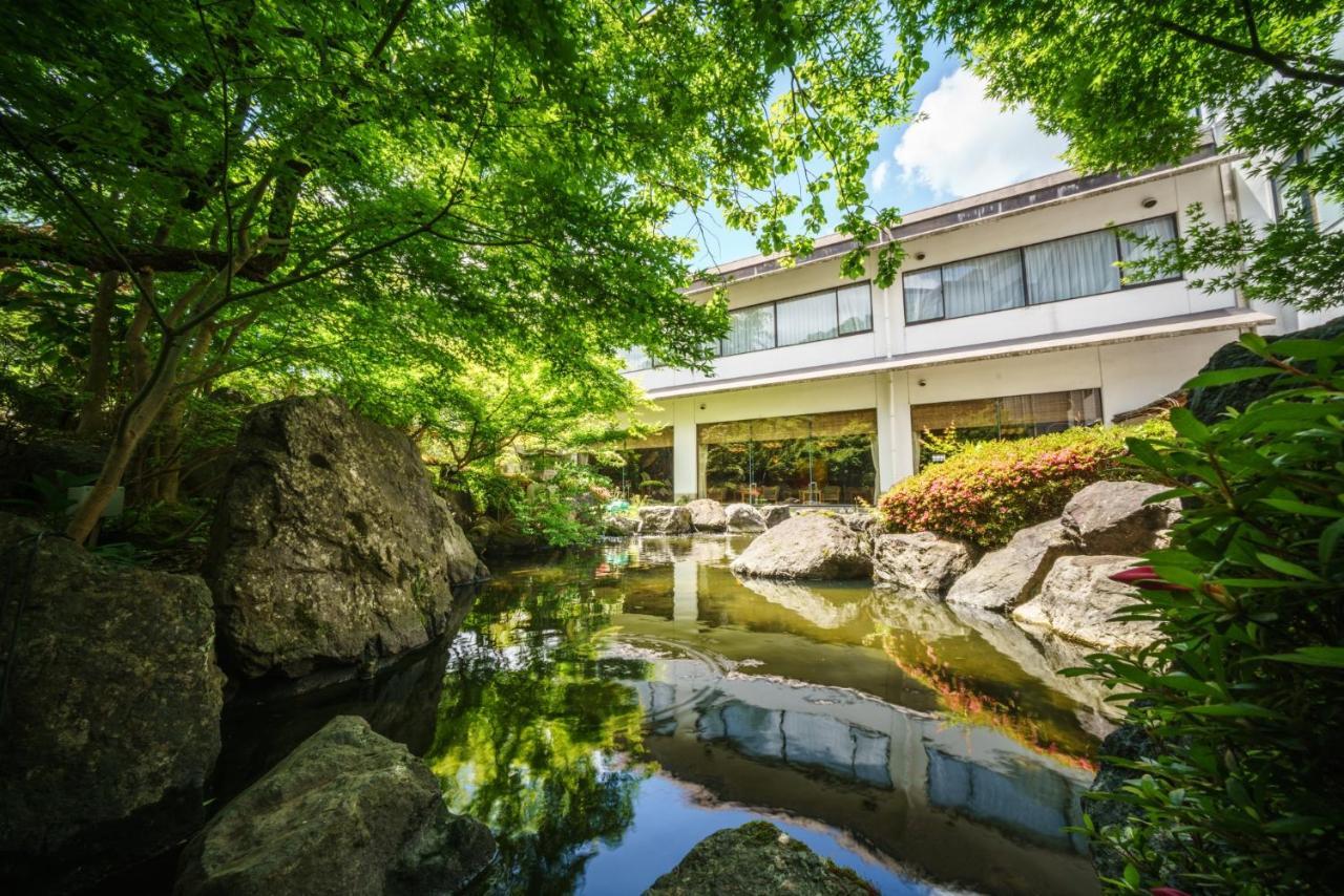 Hotel Hoho "A Hotel Overlooking The Echigo Plain And The Yahiko Mountain Range" Formerly Hotel Oohashi Yakata-No-Yu Niigata Exterior photo