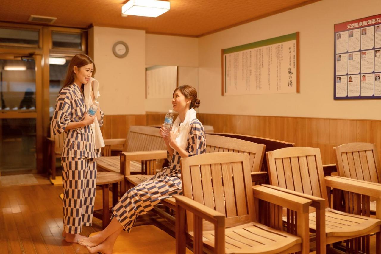 Hotel Hoho "A Hotel Overlooking The Echigo Plain And The Yahiko Mountain Range" Formerly Hotel Oohashi Yakata-No-Yu Niigata Exterior photo