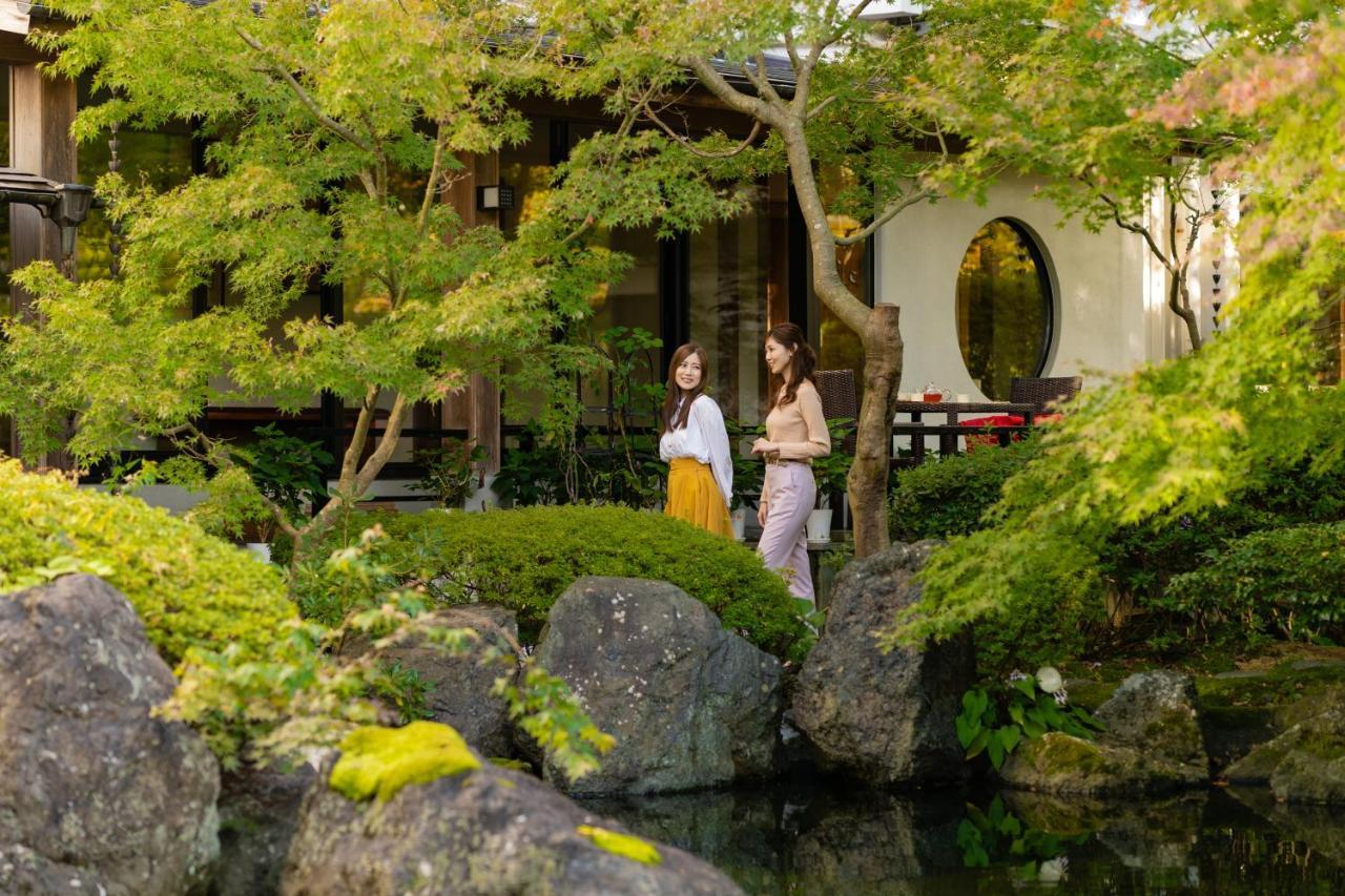 Hotel Hoho "A Hotel Overlooking The Echigo Plain And The Yahiko Mountain Range" Formerly Hotel Oohashi Yakata-No-Yu Niigata Exterior photo